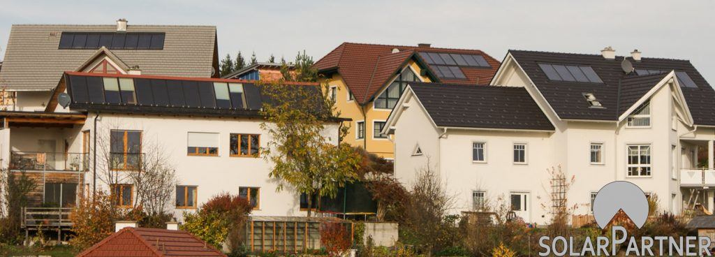 Siedlung mit preislich attraktivem SolarPartner Indach Kollektor (eigene Fertigung).